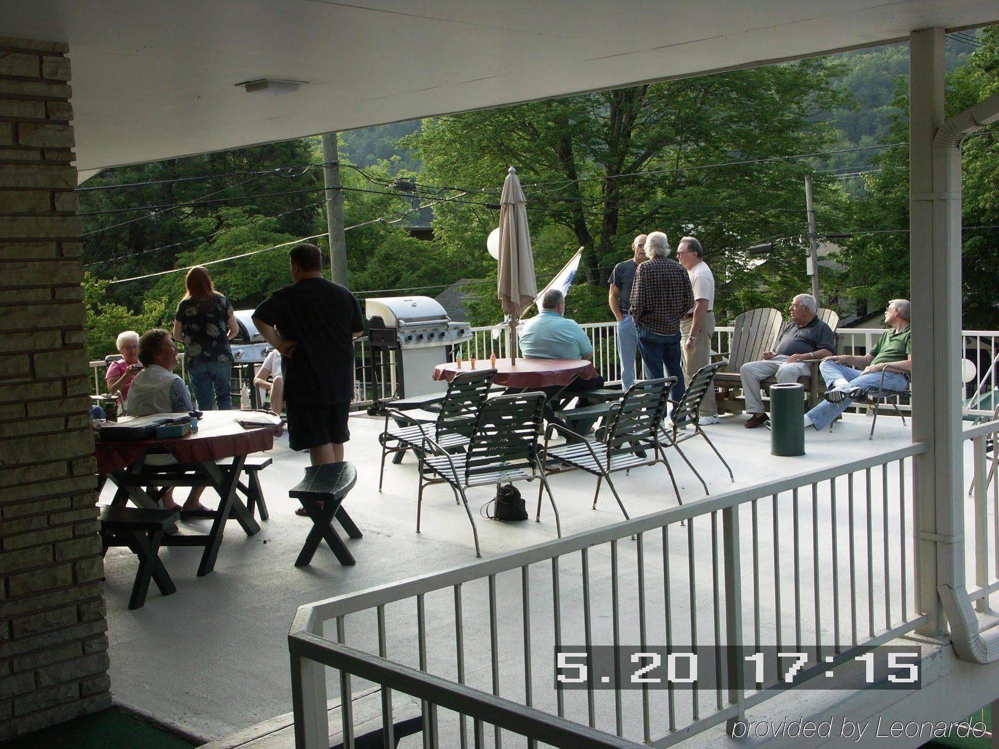 Kingwood Inn แกตลิงเบิร์ก ร้านอาหาร รูปภาพ